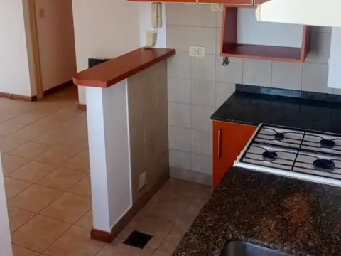 Del Valle Iberlucea 600