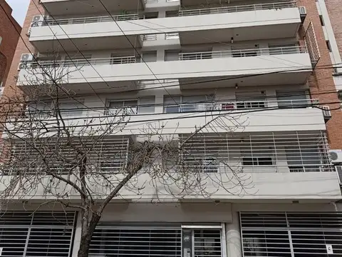 Amplio y Luminoso 3 Ambientes con Balcón y Cochera – Ideal Familia