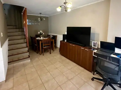 Depto Tipo Casa en Venta de 4 ambientes