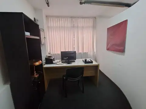 VENTA OFICINA 1 PISO DE 135M2 EN ESQ A 1C OBELISCO