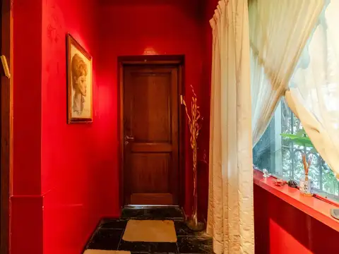 Casa 9 ambientes con 4 baños