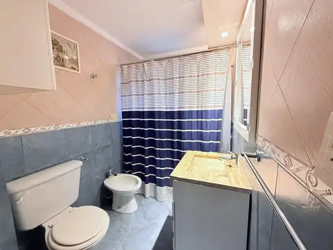 CASA EN VENTA EN VILLA URQUIZA 5 AMBIENTES CON TERRAZA Y COCHERA - PERMUTA