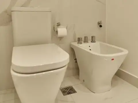 Av. de la Libertad 328 , Piso 5