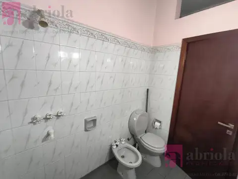 Casa en Alquiler con 1 cochera