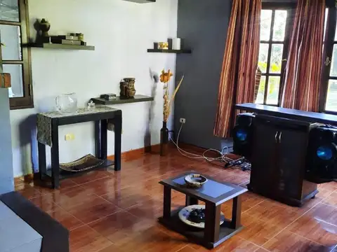 Casa en Venta con 3 cocheras