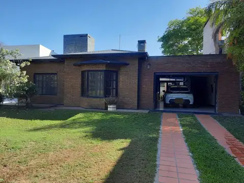 CASA EN CLUB NAUTICO UBAJAY