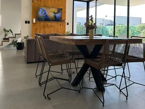 Casa en Venta en Carrodilla, USD 320.000