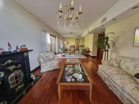 Departamento en Venta de 6 ambientes