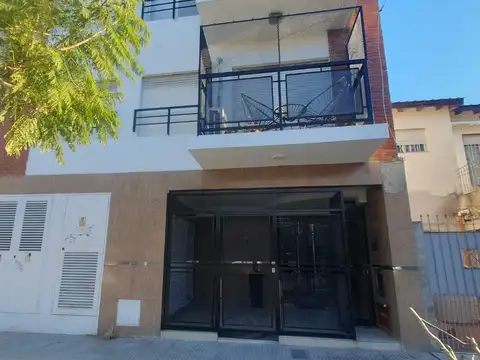 Departamento en Monte Castro
