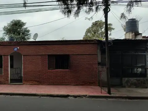 SE VENDE CASA AMPLIA  A METROS DE AV BELGRANO CAP
