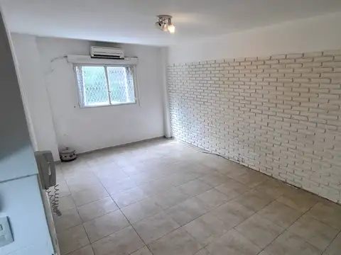 Avenida Juan Bautista Alberdi 200