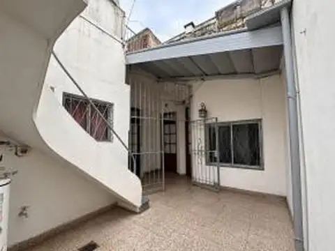 Depto Tipo Casa en Alquiler 50 años