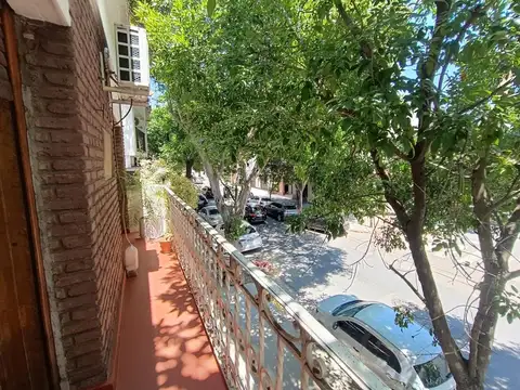 Depto Tipo Casa 4 ambientes con 2 baños