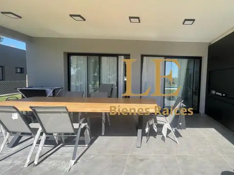 Casa en Venta en San Sebastian, USD 168.000
