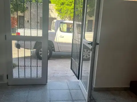 LOCAL EN ALQUILER 2 BIS E/ 515 bis y 516