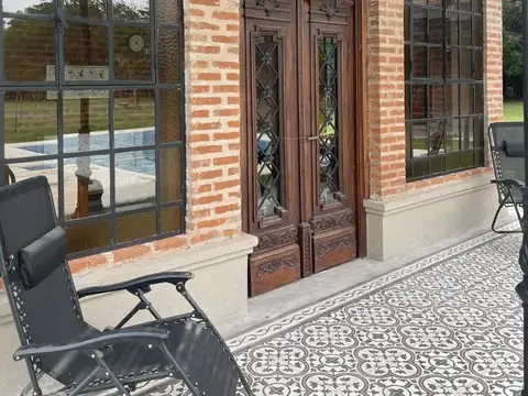 Casa en venta - 3 Dormitorios 3 Baños - San Miguel del Monte