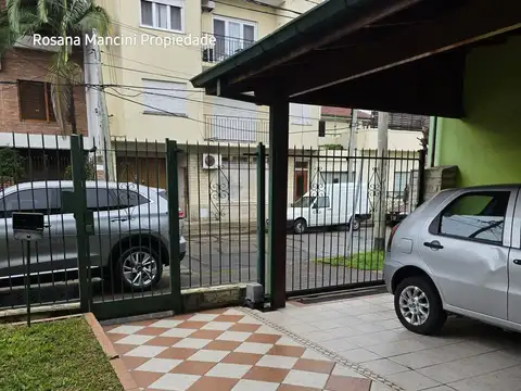 Casa de 5 Dormitorios con Garage y Quincho.