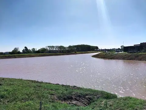 VENTA LOTE 995m2 - VISTA A LA LAGUNA