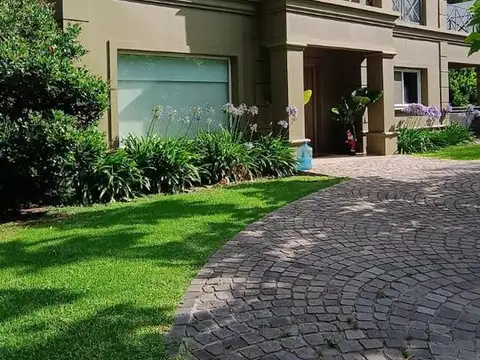 Casa en Alquiler de 4 dormitorios