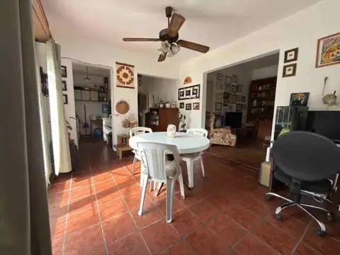 Casa 5 ambientes con 2 baños