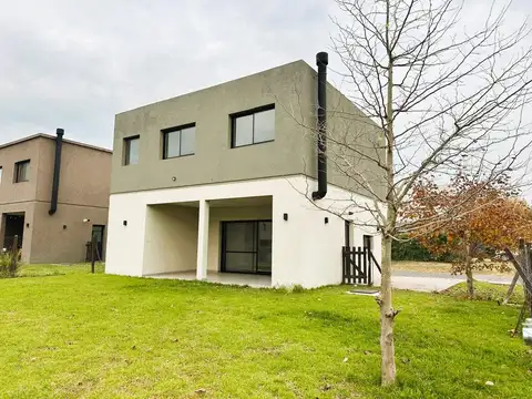 Casa en Alquiler de 3 dormitorios