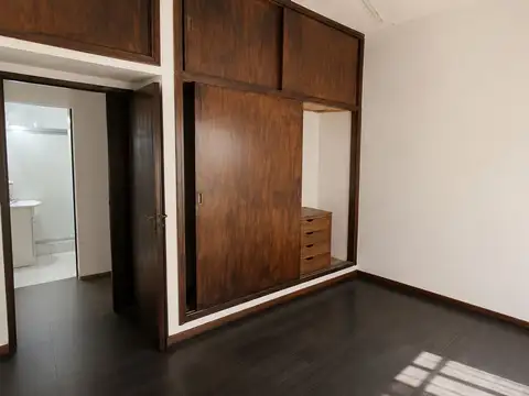 Depto Tipo Casa en Alquiler de 3 ambientes