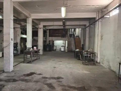 Galpón en Venta 800 m² Cubiertos | Doble Planta | Portón para Camiones | José León Suárez