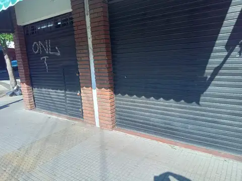Local en Alquiler Via Pública