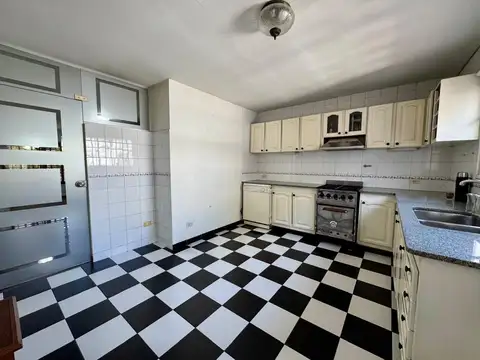 Casa 3 ambientes con 2 baños