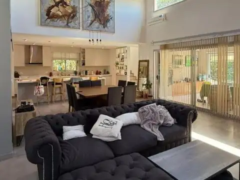 CASA DE CATEGORIA EN VENTA EN COUNTRY VALLE DEL GOLF