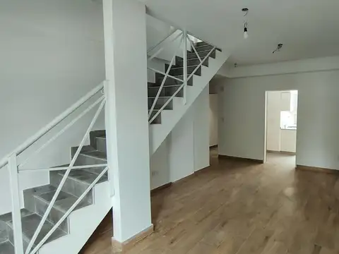 Depto Tipo Casa en Venta de 3 ambientes