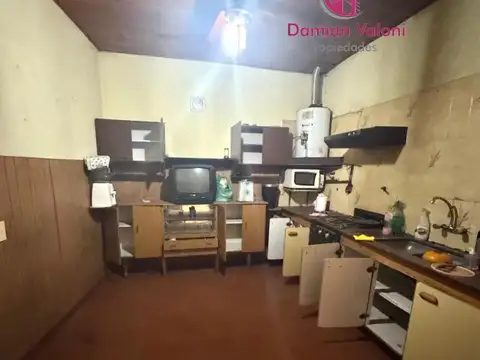 CASA EN LOTE PROPIO PARA REFACCIONAR CON GRAN POTENCIAL