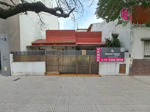 CASA EN LOTE PROPIO PARA REFACCIONAR CON GRAN POTENCIAL