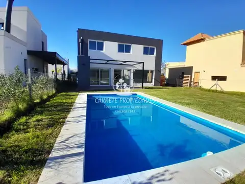 Oportunidad. Casa en venta de 5 Ambientes y Pileta. Barrio San Pablo. Pilar. 100