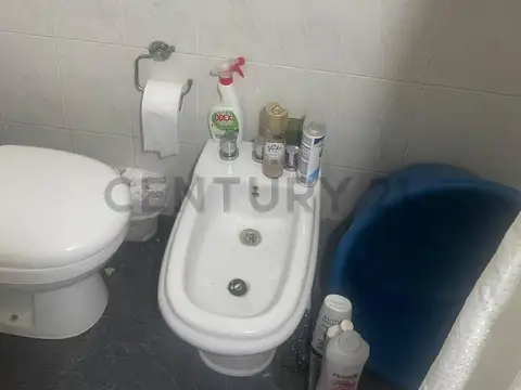 20 entre 75 y 76. Casa en venta en Bloque