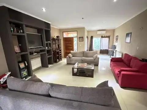 QUINTA DE CATEGORIA EN ZONA EXCLUSIVA DE MERCEDES