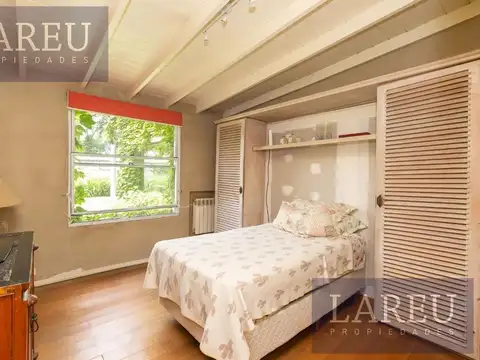 Casa en Venta con 3 cocheras