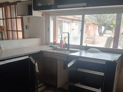Casa en Alquiler con 1 cochera