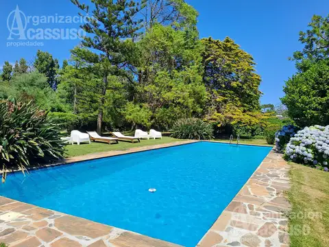 Casa en venta 5 dormitorios piscina jardin zona Golf Punta del Este