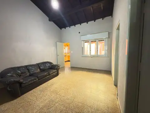 Casa en Alquiler con 1 cochera