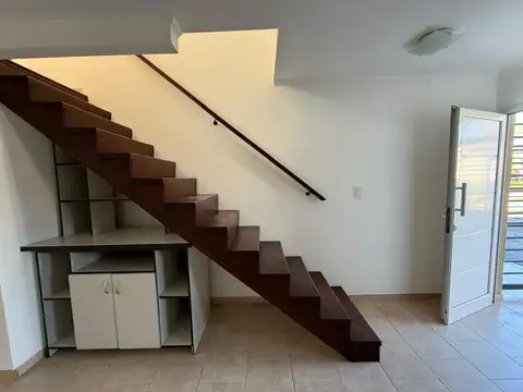 Depto Tipo Casa en Venta con 1 cocheras