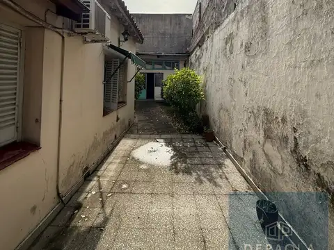 Venta Local con casa Lote 8,66x35 sobre avenida laprida zona c5