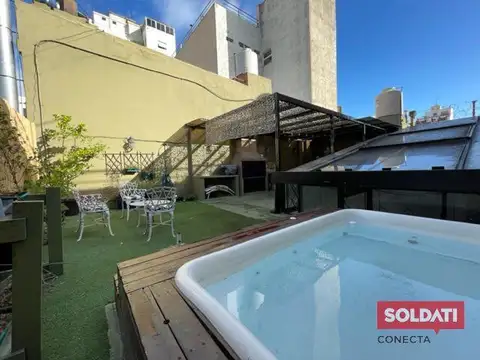RETASADA  Casa en venta con terraza, reciclada a nuevo - San Telmo- Permuta por deptos