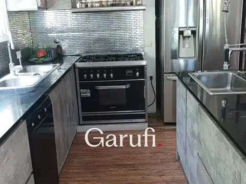 Casa en Alquiler Temporal con 3 cocheras