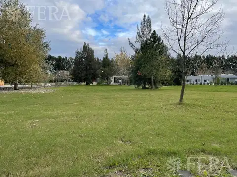 Venta lote de 1265 m2 en Club de Campo Miralagos 2