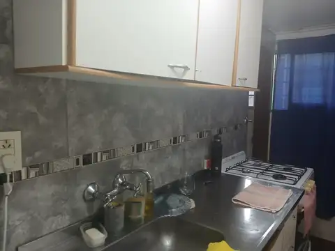 Departamento 6 ambientes con 1 baño