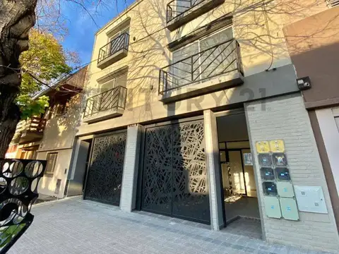 37 e/ 29 y 30 1700, Piso 0