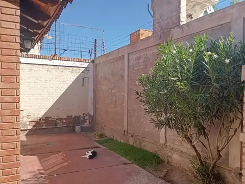 Casa 10 ambientes con 4 baños