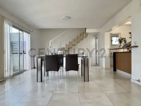 triplex 2 dormitorios en venta , 12 e 511 y 510