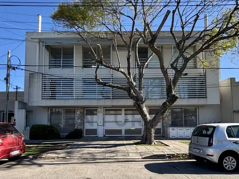 12 entre 510 y 511 2100, Piso 0